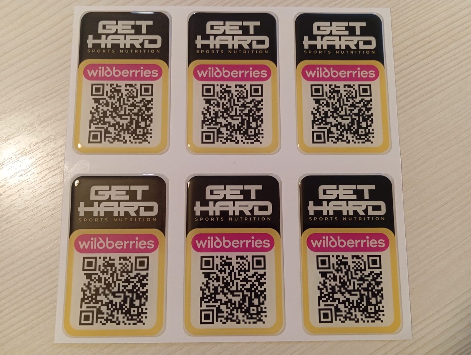 Наклейка с QR-кодом для оплаты и меню